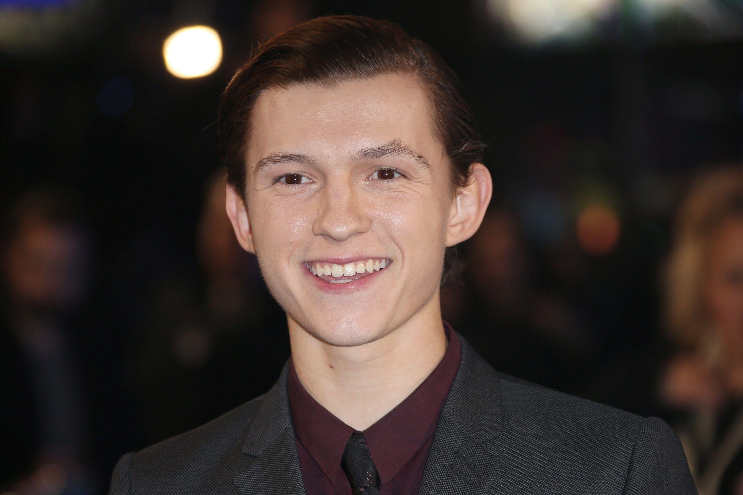 Tom Holland: Age, Family, Bio, Photos 60+