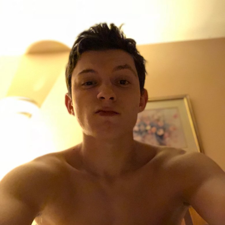 Tom Holland: Age, Family, Bio, Photos 60+