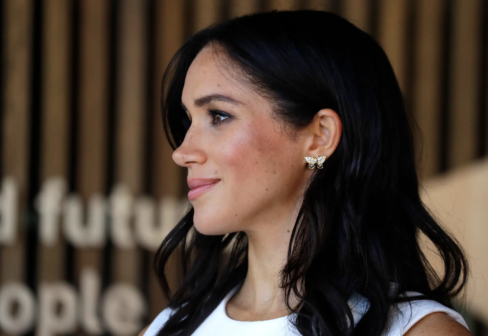 Unveiling Royal Secrets: Meghan Markle's Enigmatic Cross and the Mystery of Diana's Legacy