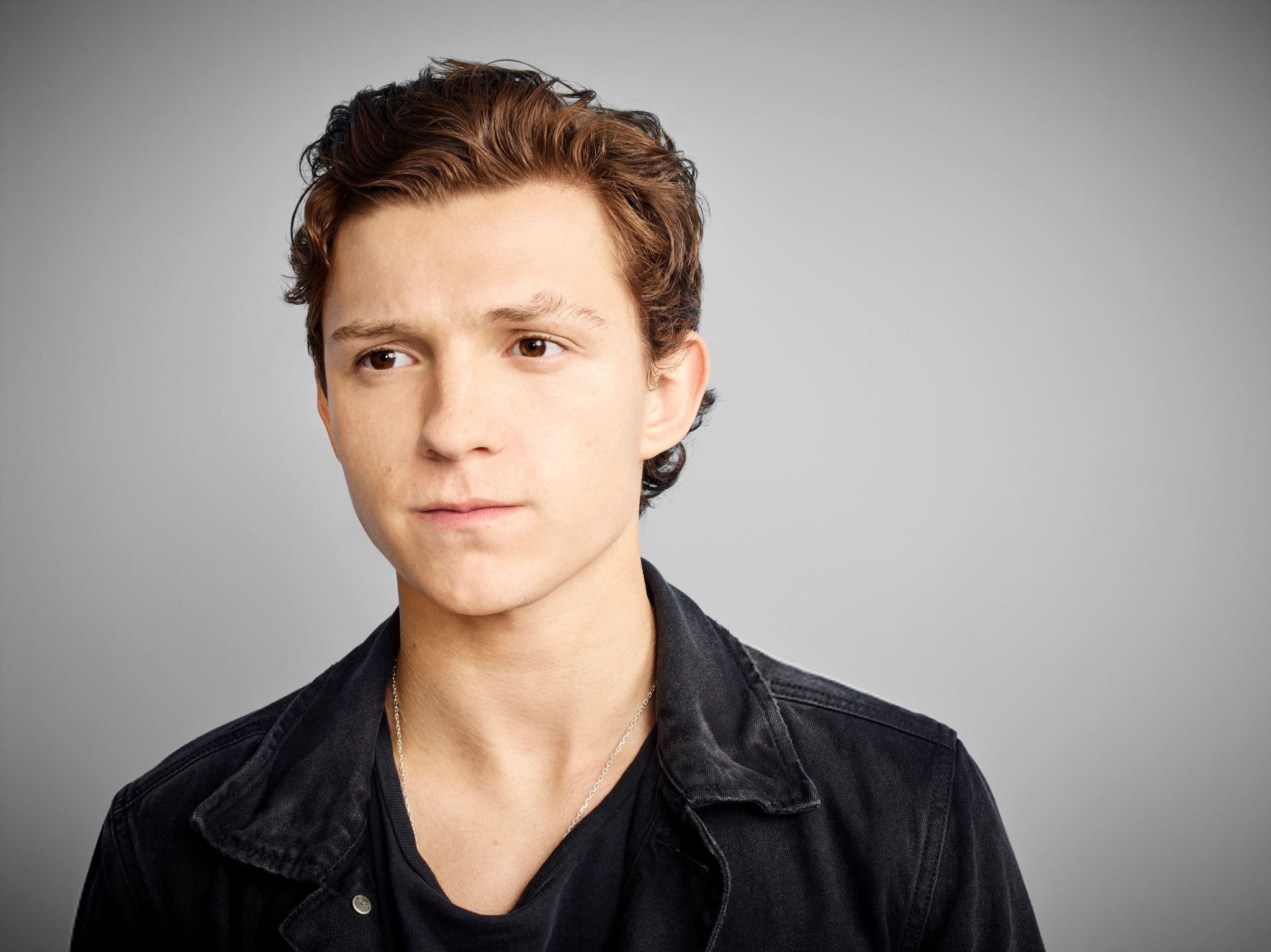 Tom Holland: Age, Family, Bio, Photos 60+