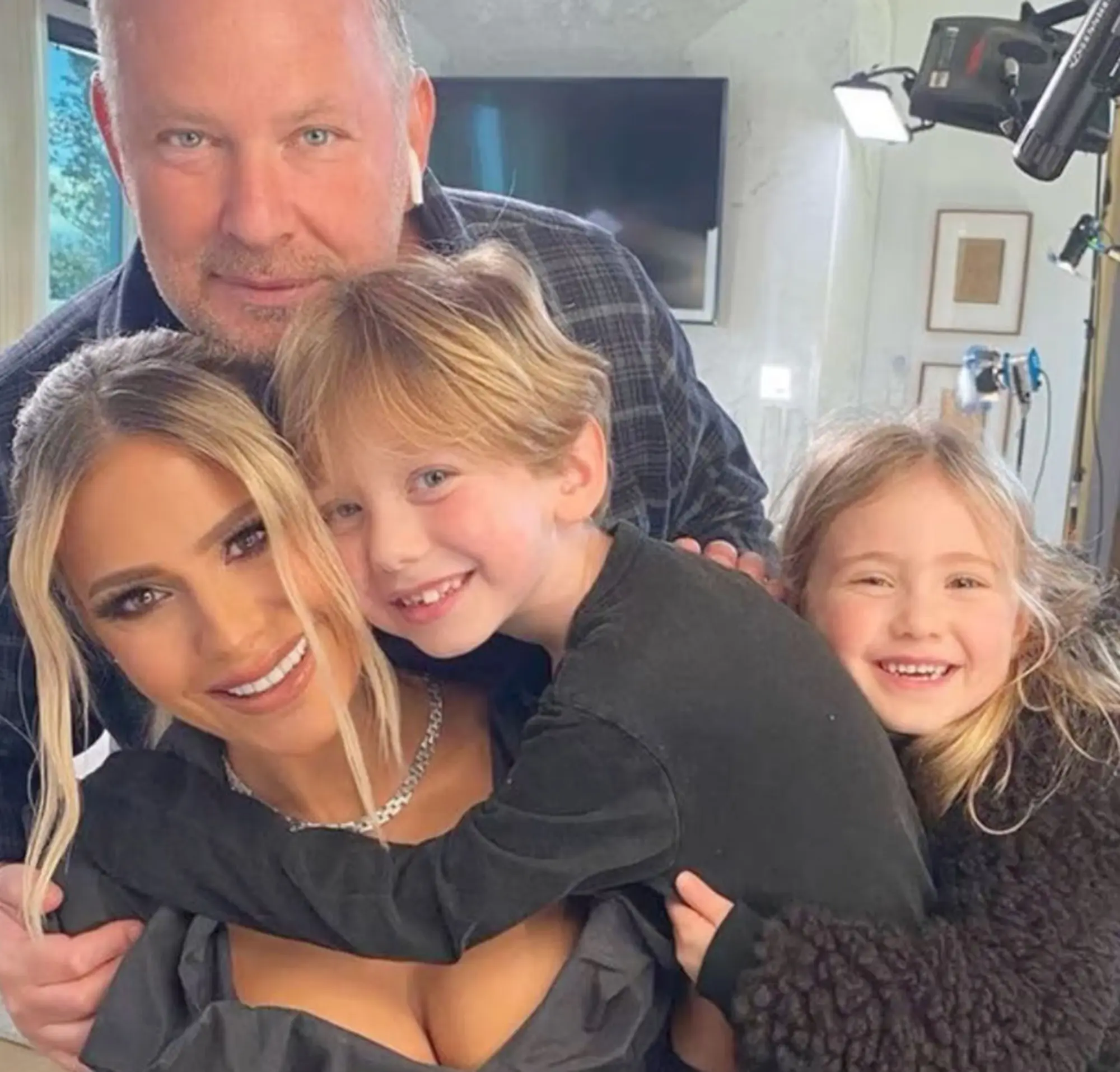 Shocking Turn of Style: Dorit Kemsley Keeps Her Rings Amid Split Drama!