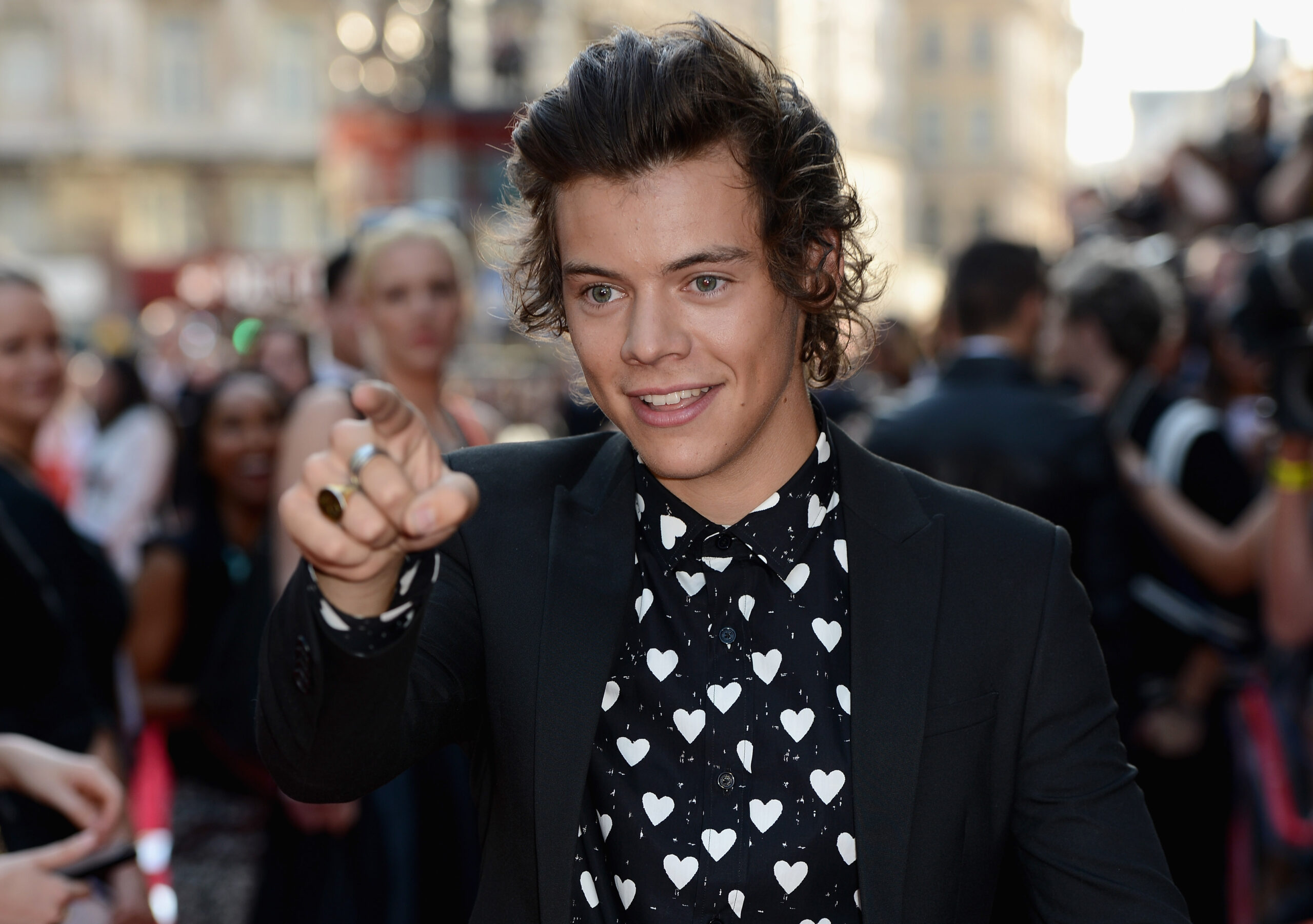 40+ Harry Styles Photos: Age, Family, Bio