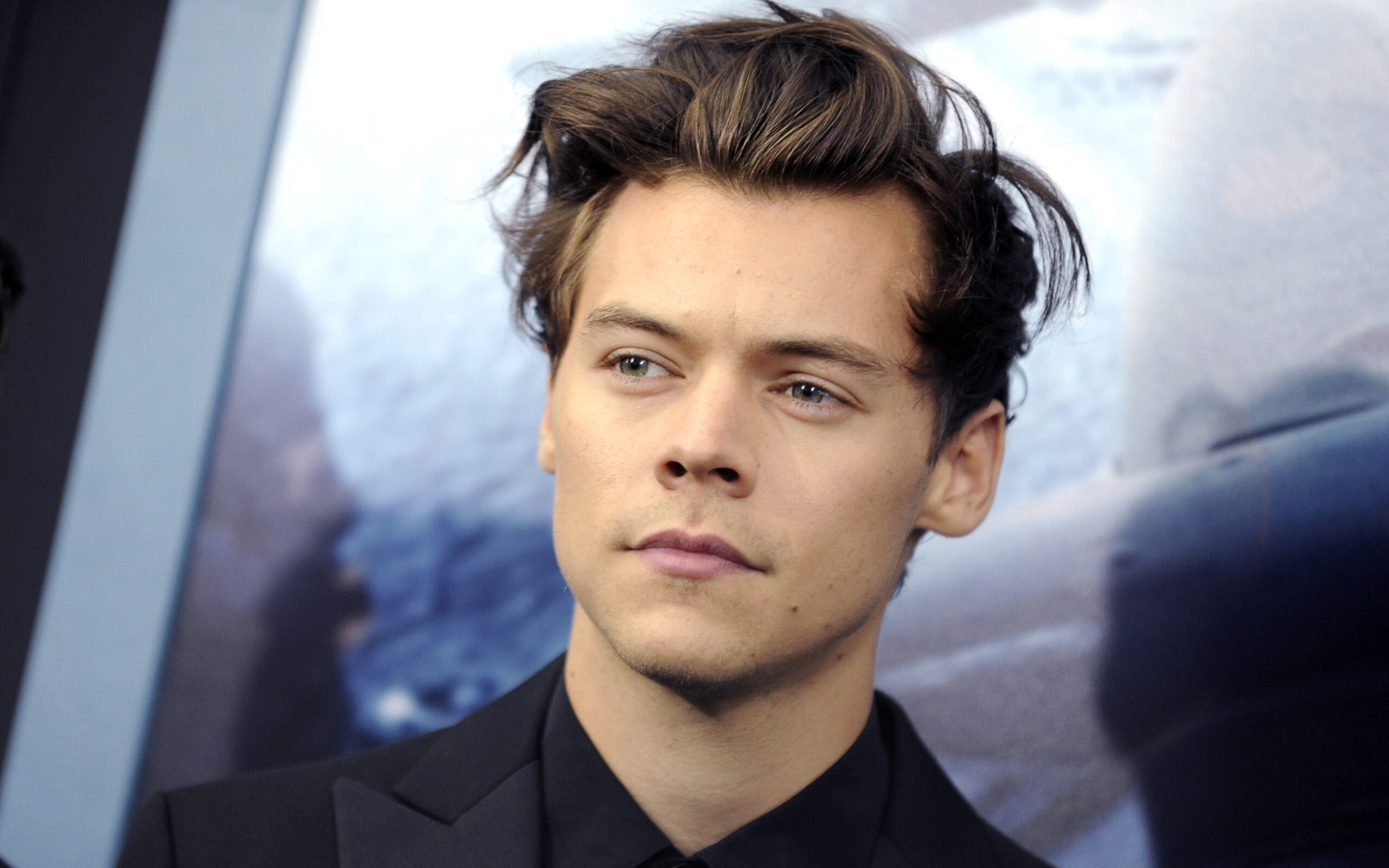 40+ Harry Styles Photos: Age, Family, Bio