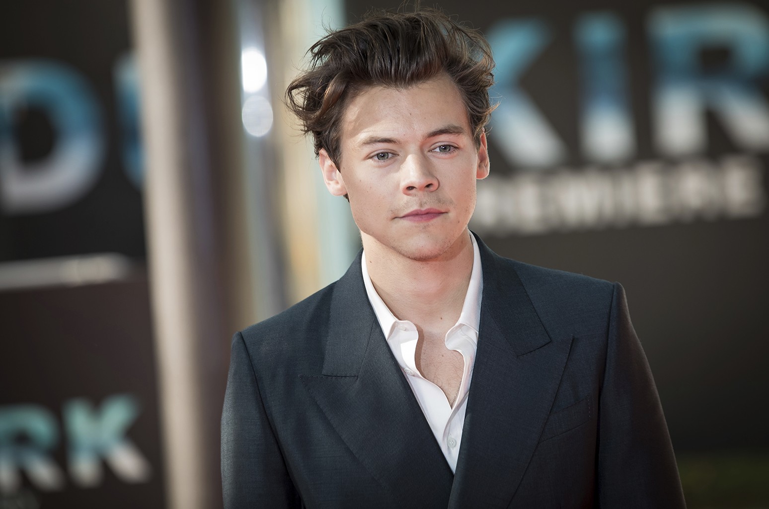 40+ Harry Styles Photos: Age, Family, Bio