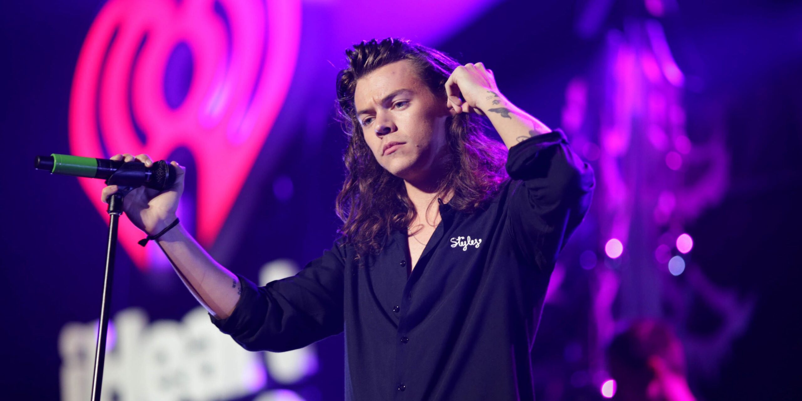 40+ Harry Styles Photos: Age, Family, Bio