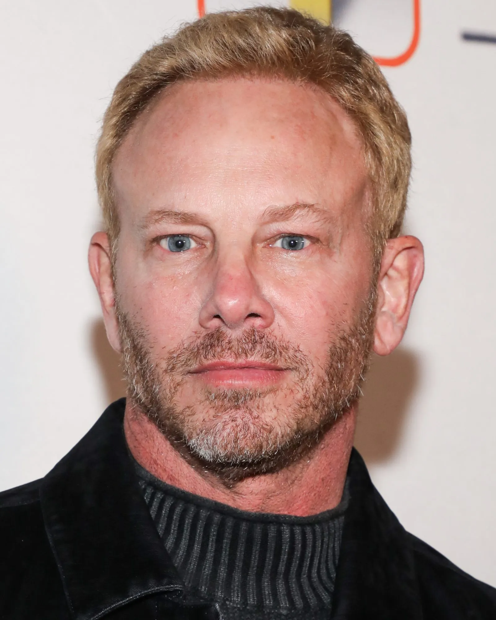 Hollywood Chaos: Ian Ziering's Harrowing Encounter with Minibike Gang in Broad Daylight!