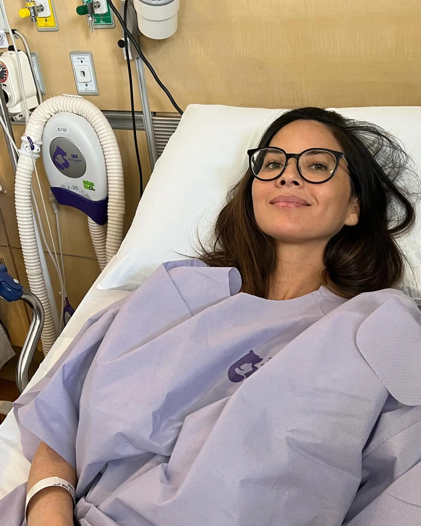 A Courageous Choice: Olivia Munn's Bold Move to Beat Cancer