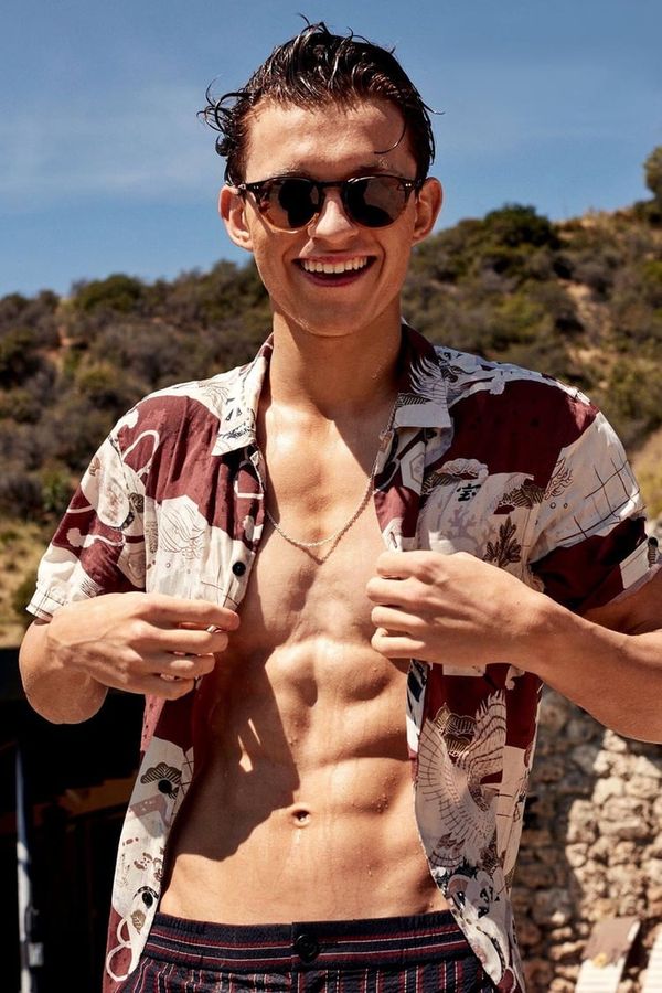 Tom Holland: Age, Family, Bio, Photos 60+