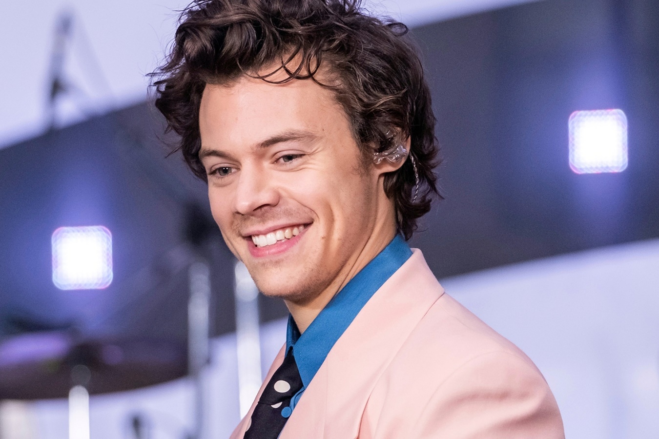 40+ Harry Styles Photos: Age, Family, Bio