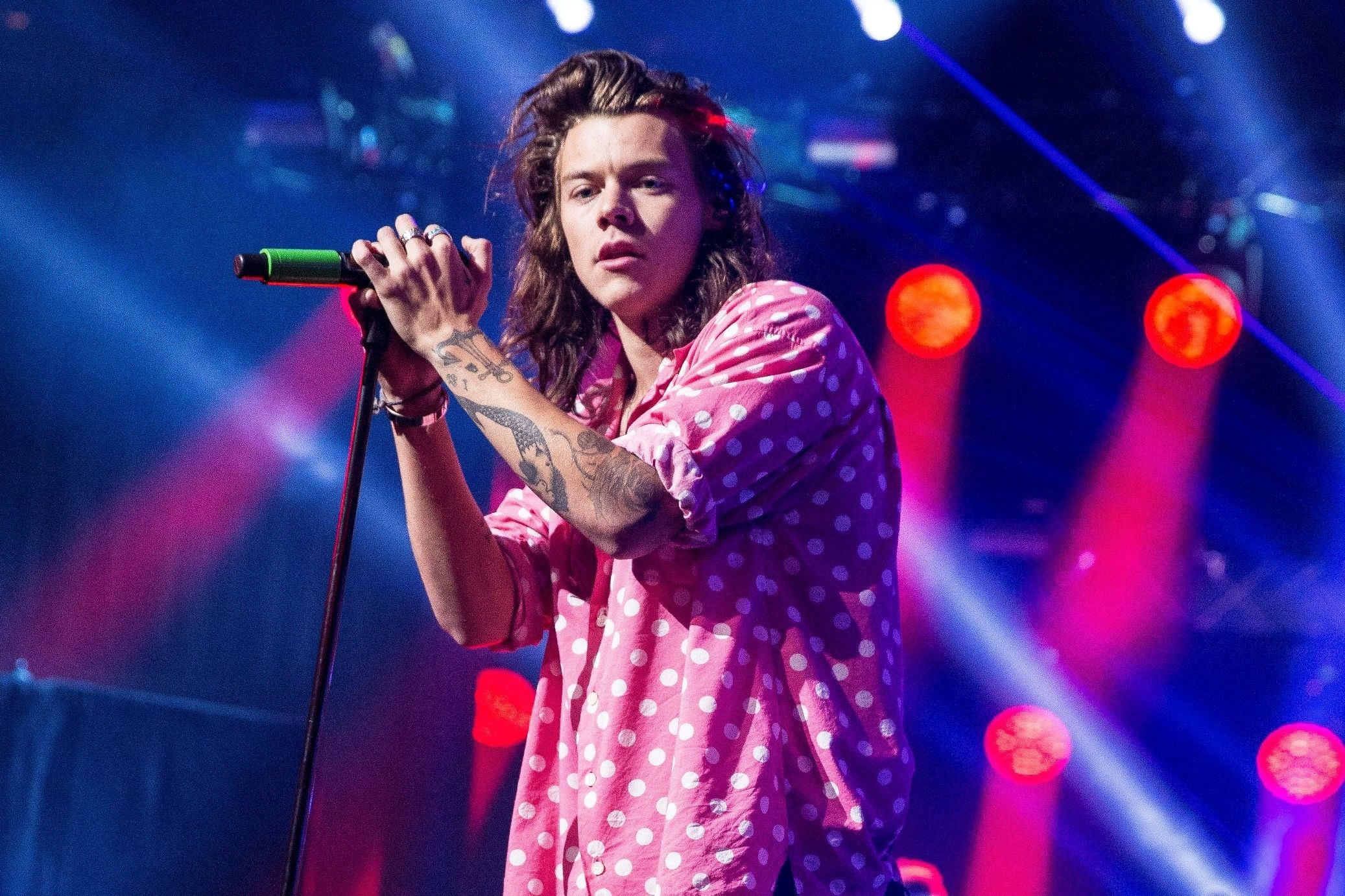 40+ Harry Styles Photos: Age, Family, Bio